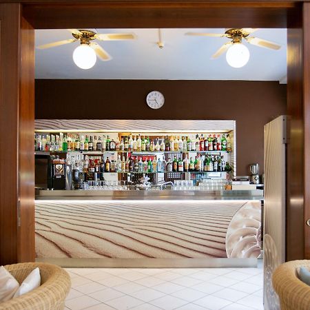 Hotel Desiree ลินญาโน ซับเบียโดโร ภายนอก รูปภาพ