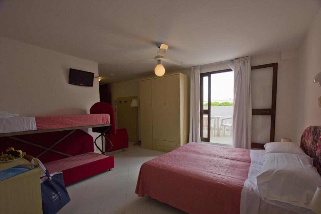 Hotel Desiree ลินญาโน ซับเบียโดโร ภายนอก รูปภาพ
