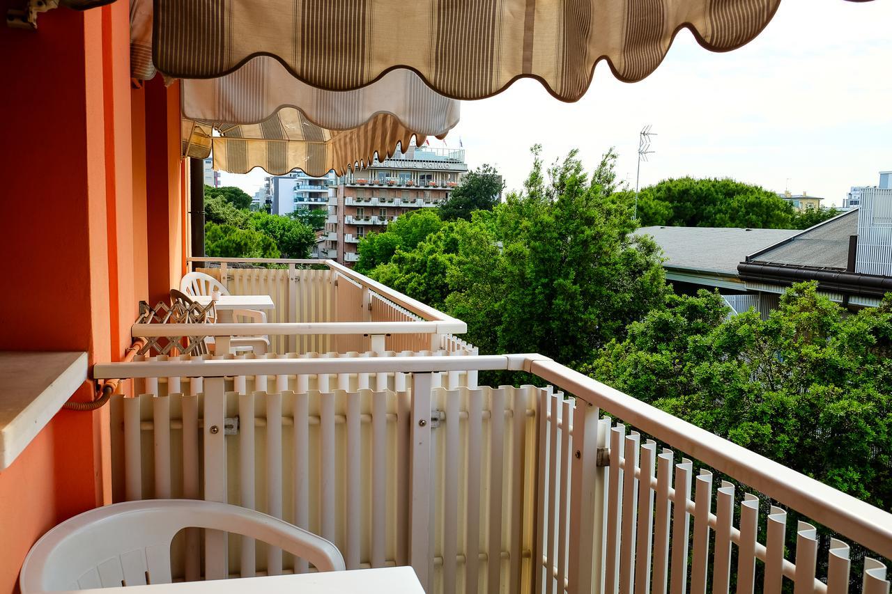 Hotel Desiree ลินญาโน ซับเบียโดโร ภายนอก รูปภาพ